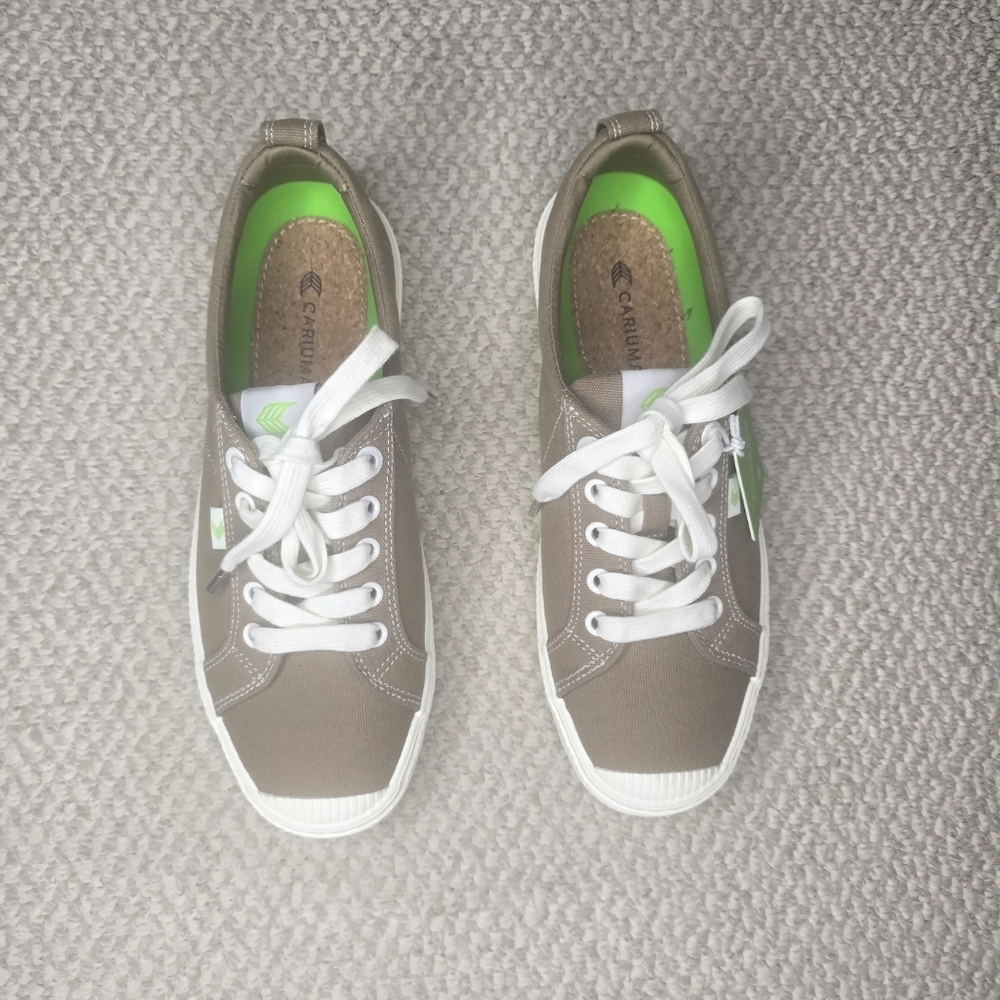 Cariuma Taupe and White Sneakers NWOB Size 8.5